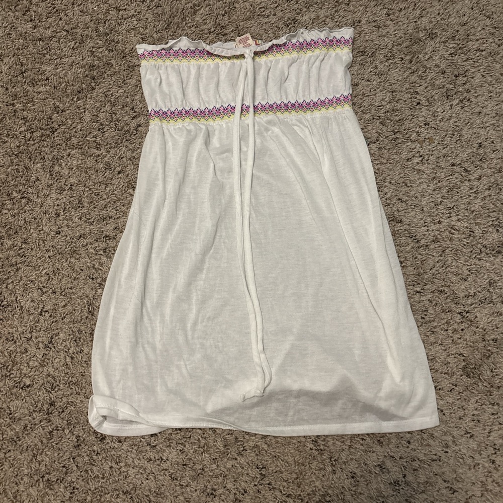 beachy vibrant strapless dress with strings to go around neck or just hang!!